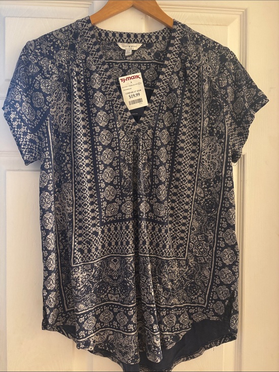 Lucky Brand Tops - Lucky Brand Navy and White Printed V-Neck Blouse